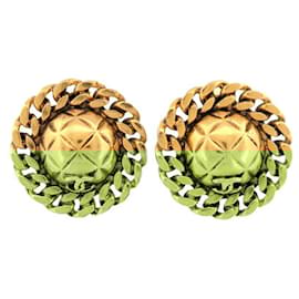 Chanel-VINTAGE CHANEL 1990 QUILTED ROUND CC LOGO GOLD EARRINGS-Golden