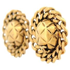 Chanel-VINTAGE CHANEL 1990 QUILTED ROUND CC LOGO GOLD EARRINGS-Golden