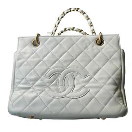 CHANEL Bolsa de Compras Vintage de Cuero Blanco Acolchada TBE Superbe PM Rara Blanco