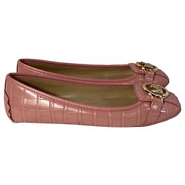 Mocassim Fulton da Michael Kors em Rosa Primrose Couro Embossado de Crocodilo Marrom Rosa