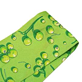 Hermès-Écharpe Twilly en soie vert clair Hermes-Vert clair