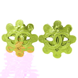 Chanel-Chanel Gold Gold Plated CC Flower Clip On Earrings-Golden