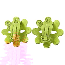 Chanel-Chanel Gold Gold Plated CC Flower Clip On Earrings-Golden