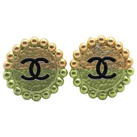 Chanel-Chanel Gold Gold Plated CC Button Clip On Earrings-Golden