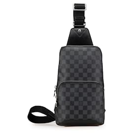 Louis Vuitton-Bolsa Sling Avenue Damier Graphite Preta Louis Vuitton-Preto