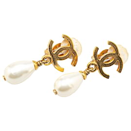 Chanel-Chanel Gold Gold Plated CC Faux Pearl Drop Clip on Earrings-White,Golden
