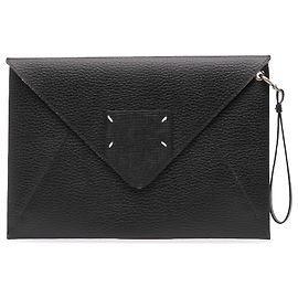 Maison Martin Margiela Clutch envelope MM11 em couro preto Maison Margiela Preto