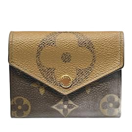 Louis Vuitton-Carteira tri-fold Zoe Monogram Gigante Reverso Louis Vuitton-Marrom,Monograma