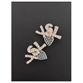 Yves Saint Laurent-Yves Saint Laurent - earrings clips-Silver hardware