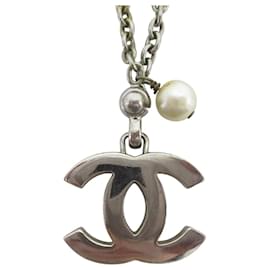 Chanel-Chanel Vintage Fake Pearl Coco Mark Handbag Charm-Silvery