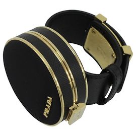 Bracciale charm Vanity Saffiano di Prada Nero D'oro