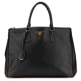 Prada Gran Tote Galleria Doble Cierre en Saffiano Lux Negro Negro