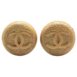 Chanel-Chanel Gold Gold Plated CC Round Clip On Earrings-Golden