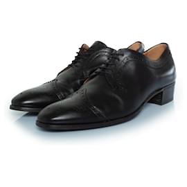 Gucci-Gucci, Lace up brocade with gold studded heel-Black