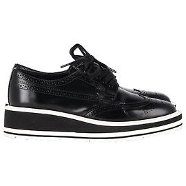 Prada Plattform-Brogues aus schwarzem Leder Schwarz