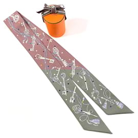 Hermès-Hermes LES CLES A POIS Silk Twilly-Purple