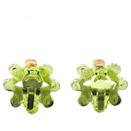 Chanel-Chanel Gold Gold Plated CC Flower Clip On Earrings-Golden