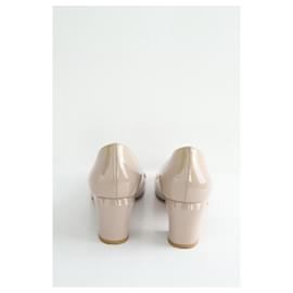 Valentino-Patented leather heels-Beige