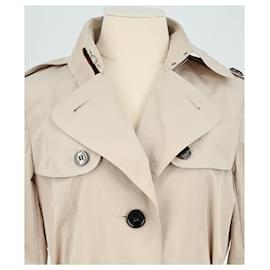 Burberry-Trench-coat-Beige