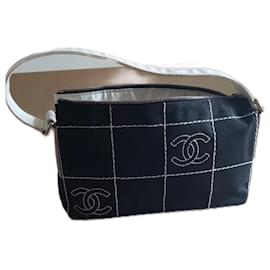 Chanel-Chanel Baguette en toile noire CC noir et blanc-Noir,Crème