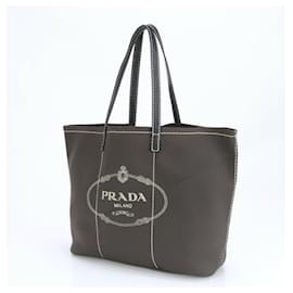 Prada-Sac à épaule en néoprène Prada en kaki-Kaki