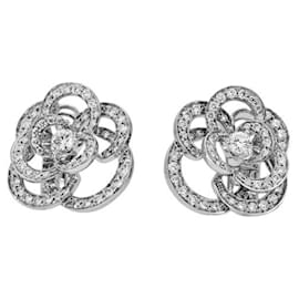 Chanel-Boucles d'oreilles Chanel Camélia en or blanc 18K-Autre