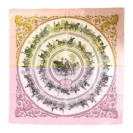 Hermès-Écharpe en soie Hermès en ivoire et rose clair-Rose,Écru