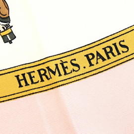 Hermès-Écharpe en soie Hermès en ivoire et rose clair-Rose,Écru