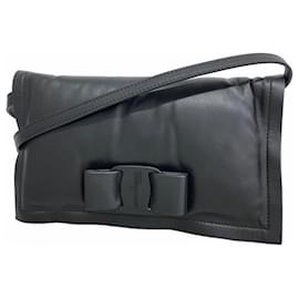 Salvatore Ferragamo-Sac à bandoulière en cuir noir Salvatore Ferragamo-Noir