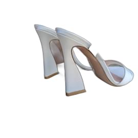Gianvito Rossi-new sandal. gianvito rossi 37-White