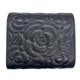 Chanel-Chanel Tri-fold Wallet in Black Leather-Black