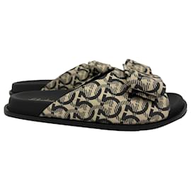 Salvatore Ferragamo-Ferragamo Virgil Gancio Jacquard Slide Sandals In Beige Canvas-Beige