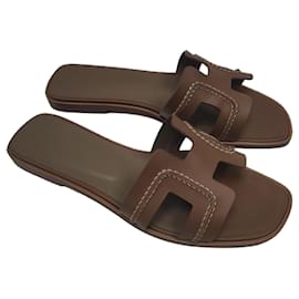 Hermès-Hermès Oran Flat Slides in Brown Leather-Brown