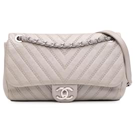 Chanel-Chanel Silver Medium Chevron Calfskin Stud Wars Flap-Silvery