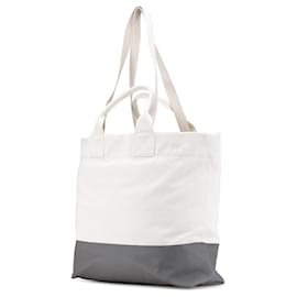 Gucci-Gucci White Canvas Embossed Logo Tote-White