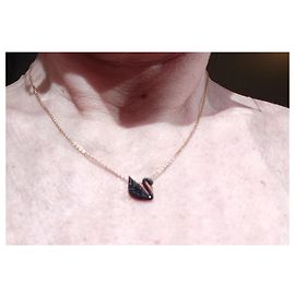 Collier Swarovski modele swan Noir Autre