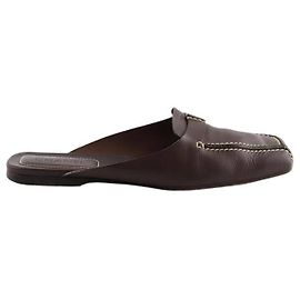 Chanel Mules de couro marrom Marrom