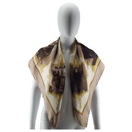 Xale muito refinado Burberry Multicor