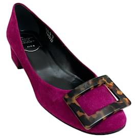 Roger Vivier-Roger Vivier Magenta Suede Low Pumps with Tortoise Buckle-Pink