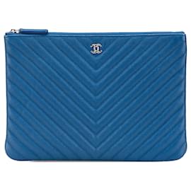 Chanel-Chanel Blue Medium CC Chevron Caviar O Case Clutch-Blue
