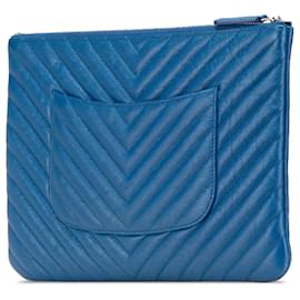 Chanel-Chanel Blue Medium CC Chevron Caviar O Case Clutch-Blue