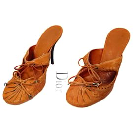Christian Dior Mules de couro camelo Dior 2006 Camelo