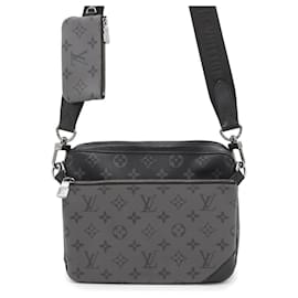 Louis Vuitton-Bolsa de Ombro Monogram Eclipse Louis Vuitton-Preto