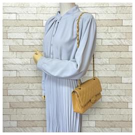 Chanel-Chanel Matelasse Shoulder Bag in Beige-Beige