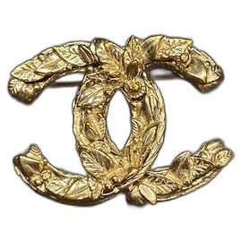 Broches avec le logo CC de Chanel Doré