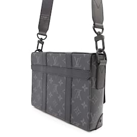 Louis Vuitton-Bolsa de Ombro Monogram Eclipse Louis Vuitton-Preto