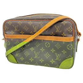 Louis Vuitton-Bolsa de Ombro Trocadero 27 Monograma Louis Vuitton-Marrom