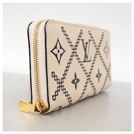 Louis Vuitton-Carteira longa Louis Vuitton Monogram Empreinte Broderie-Cru