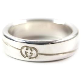 Anillo Gucci Diagonal Interlocking G AG925 Plata Metálico