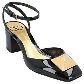 Valentino Garavani Valentino One Stud Pump Black Black